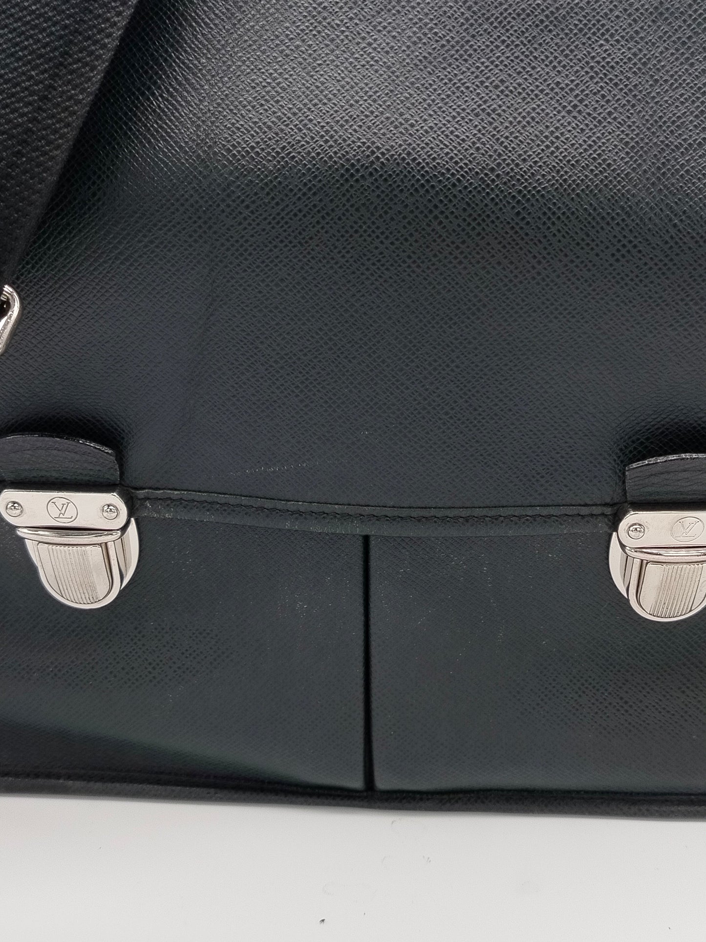 Louis Vuitton Taiga Alexei Messenger Bag - '00s
