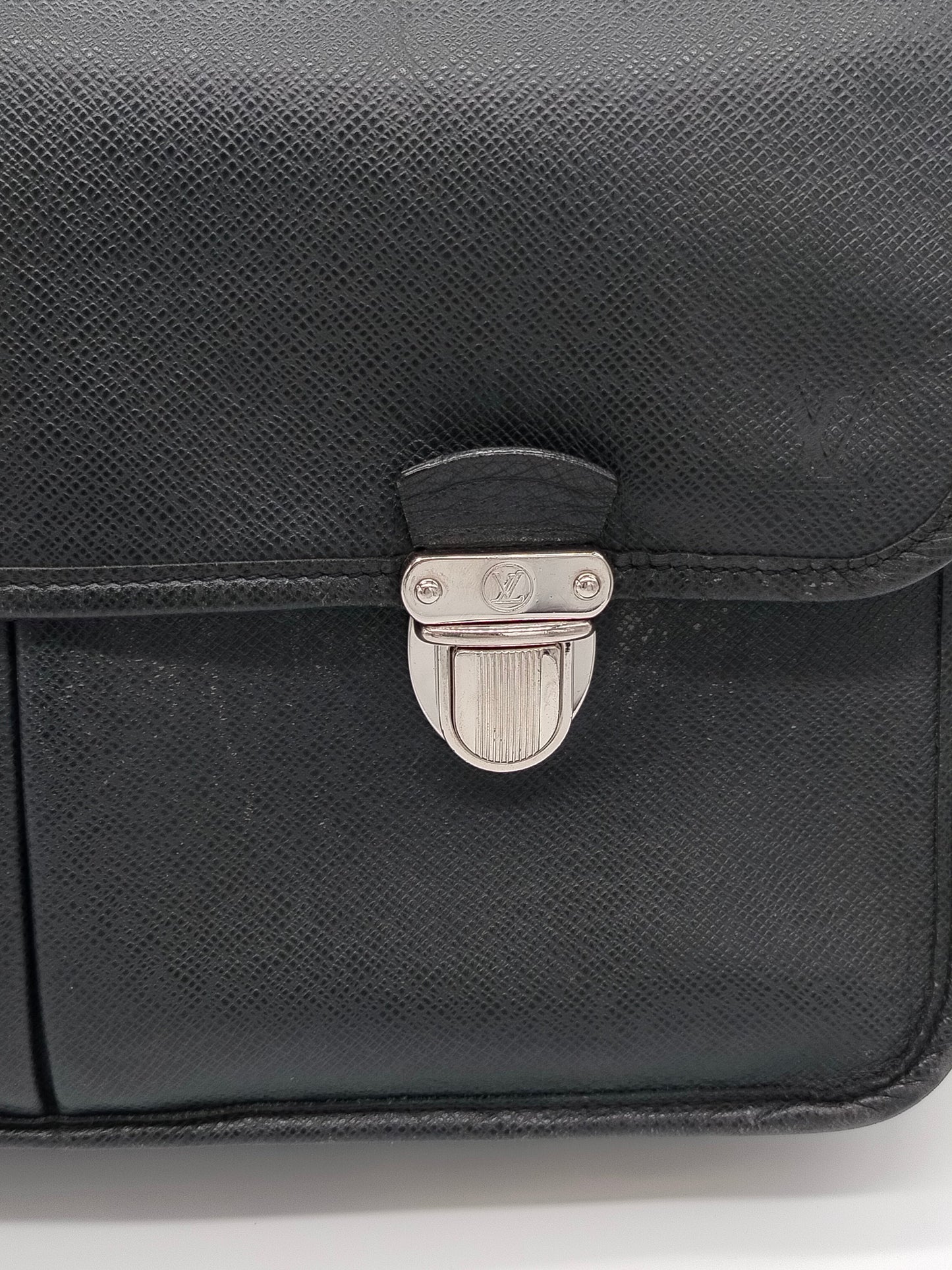 Louis Vuitton Taiga Alexei Messenger Bag - '00s