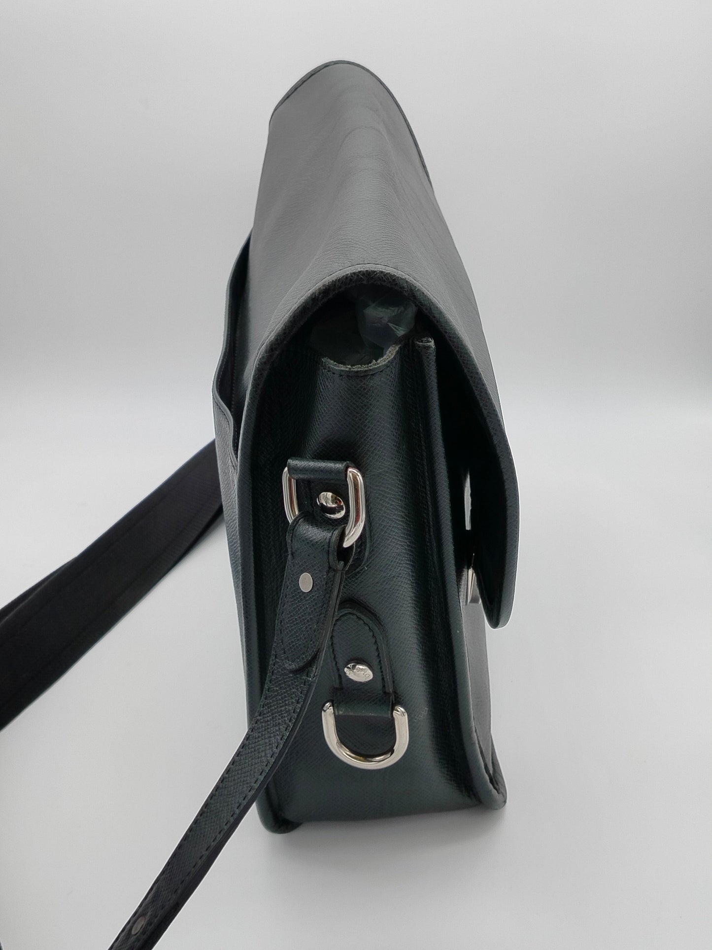 Louis Vuitton Taiga Alexei Messenger Bag - '00s