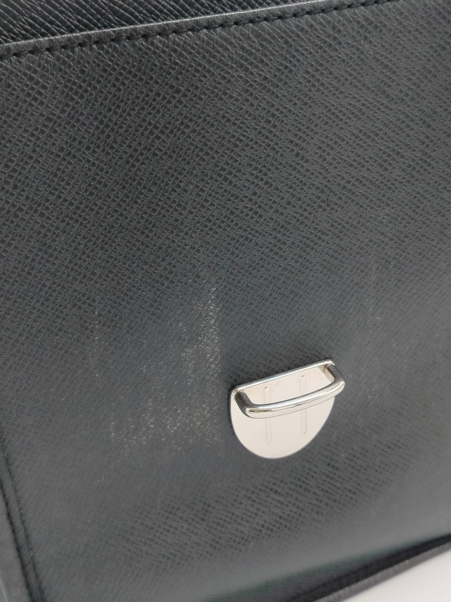 Louis Vuitton Taiga Alexei Messenger Bag - '00s