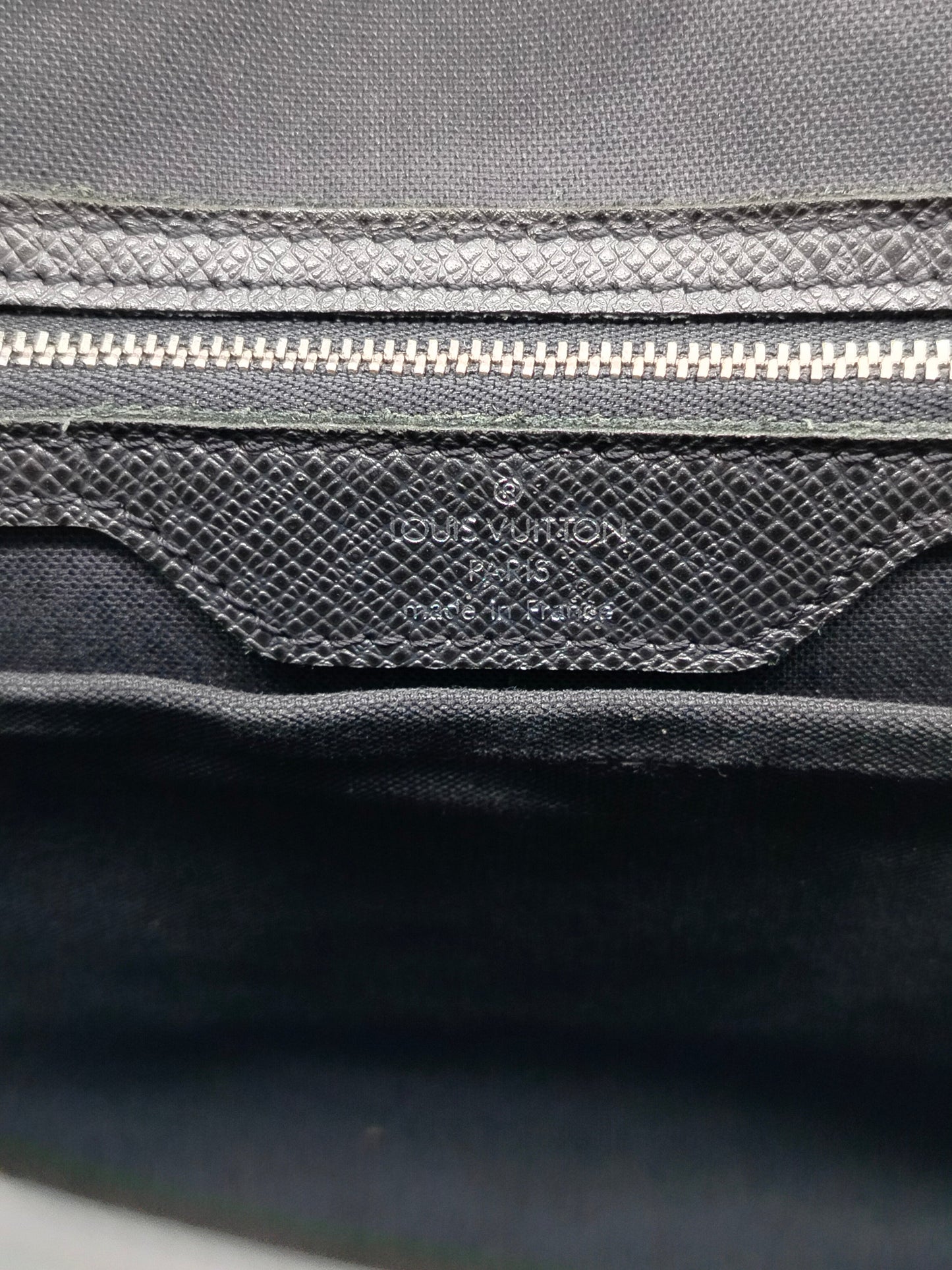 Louis Vuitton Taiga Alexei Messenger Bag - '00s