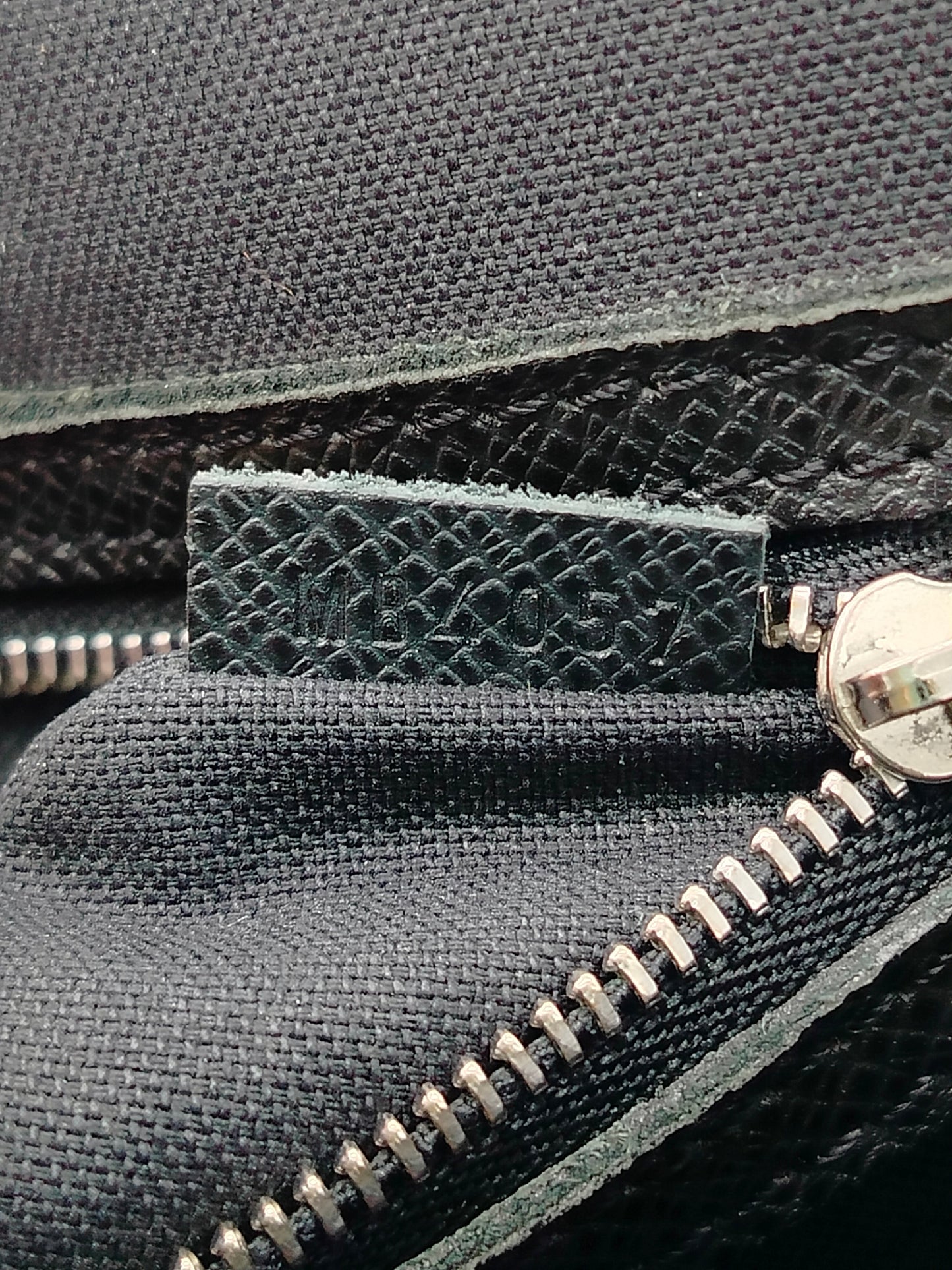 Louis Vuitton Taiga Alexei Messenger Bag - '00s